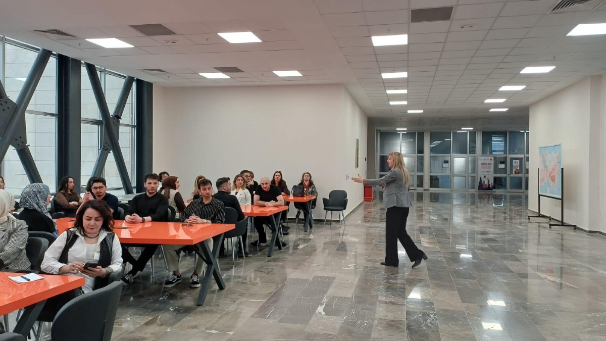 ÇORUM MENTORX CONNECT GİRİŞİMCİLİK VE MENTORLUK EĞİTİMLERİ